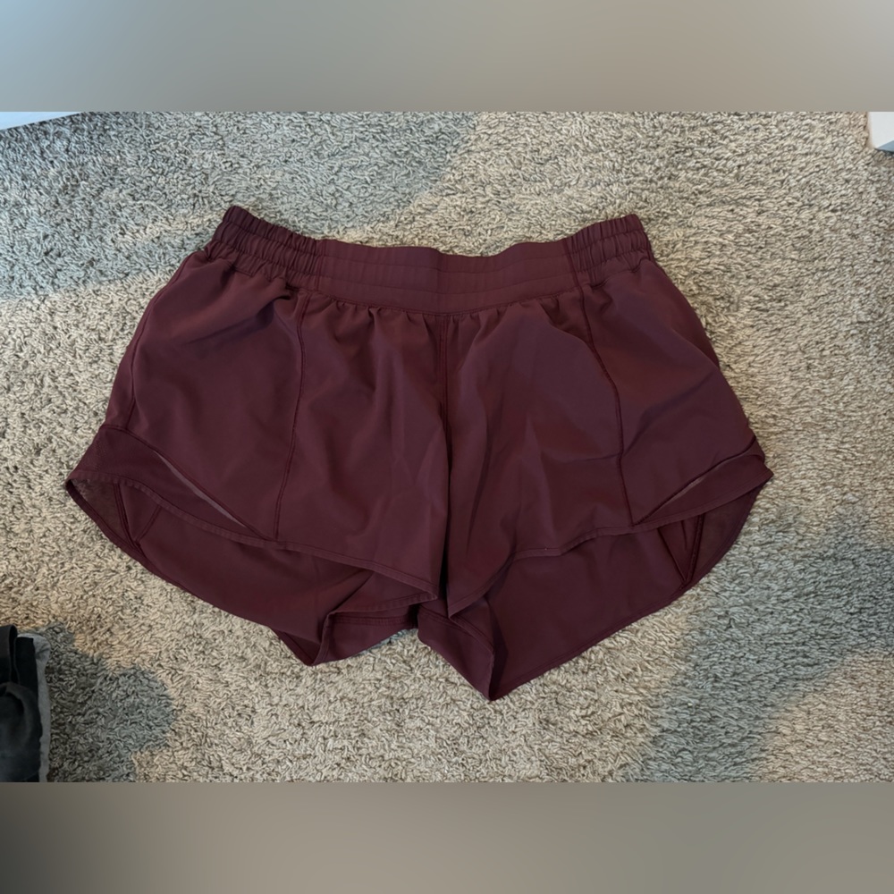 Lululemon Hotty Hot Low Rise Short